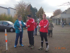 Sven und Helmut beim Runners Point Mann Jochen Heringhaus